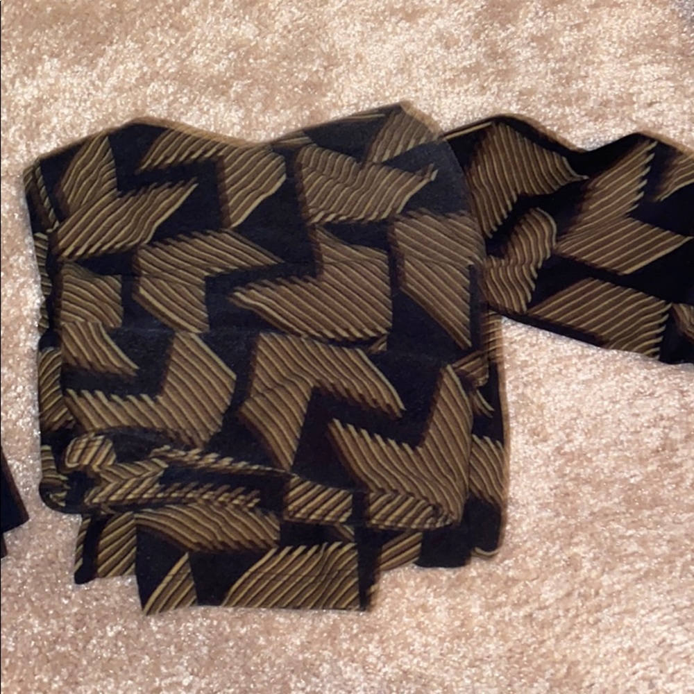 LuLaRoe tall and curvy leggings